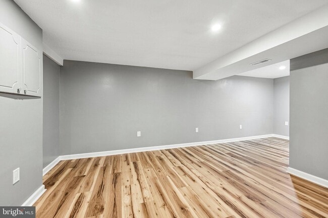 Building Photo - 7200 Vellex Ln