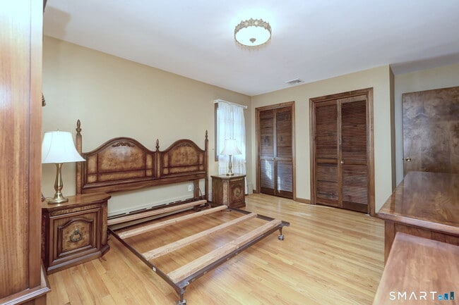 Building Photo - 4565 Madison Ave