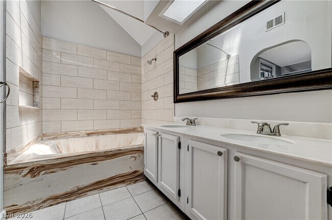 Building Photo - 6149 W Oakey Blvd