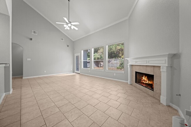 Building Photo - 42 Ebony Oaks Pl