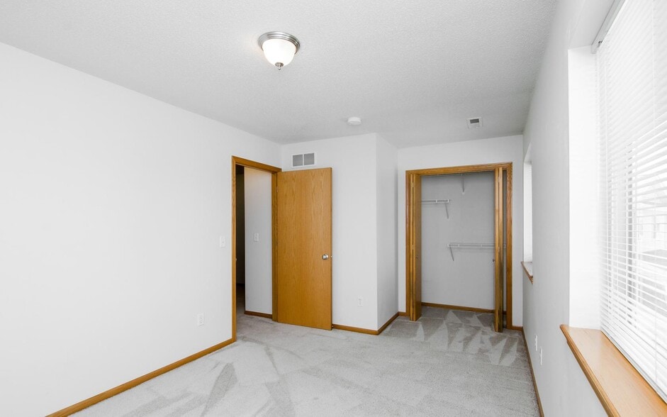 Building Photo - 534 Sicily Ct