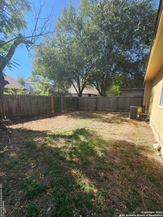 Building Photo - 2 Bedroom 2 bath in BIG COUNTRY GDN HMS