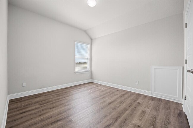 Building Photo - 101 Stone Cyn Dr