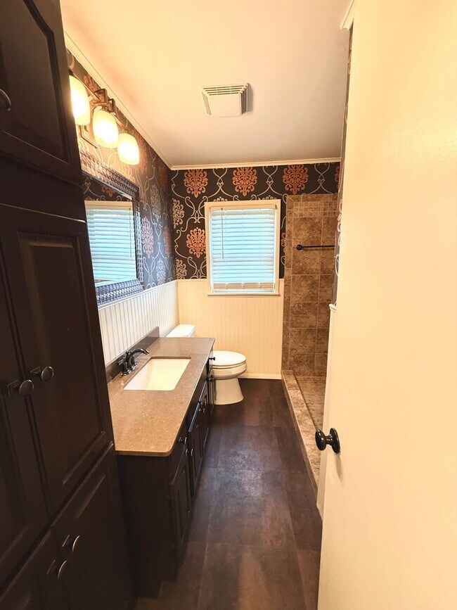 Building Photo - Beautiful Corner-Lot 3BD 1BA Home in Belle Isle Area!!