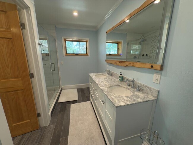 Building Photo - 2311 Heron Cir