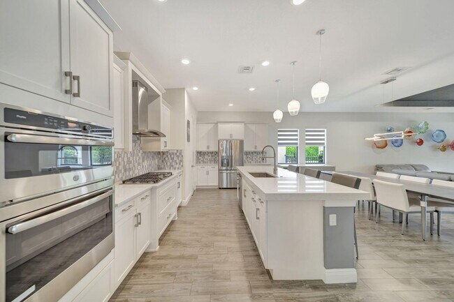 Building Photo - 8720 E Baypoint Cir