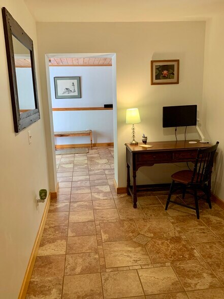 Building Photo - 48 Pine St