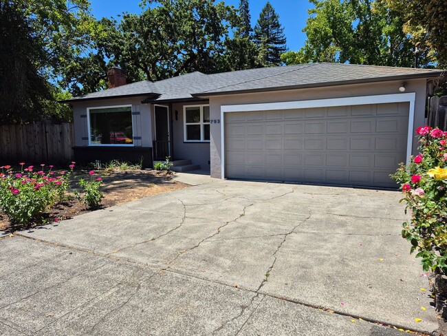 Building Photo - 3 Bedroom Home Near Montgomery Village