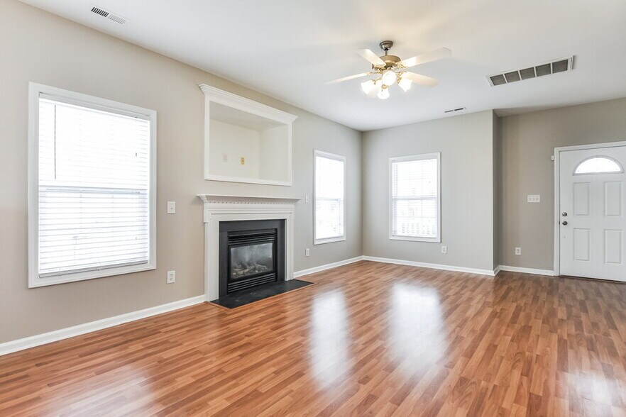 Building Photo - 7032 Spanglers Spring Way