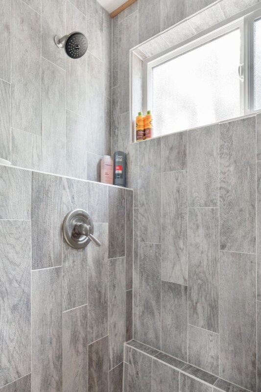 Building Photo - 6824 N Catlin Ave