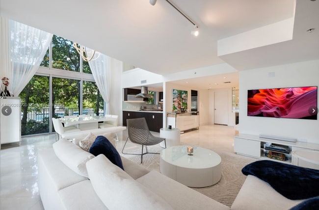 Building Photo - 7928 East Dr