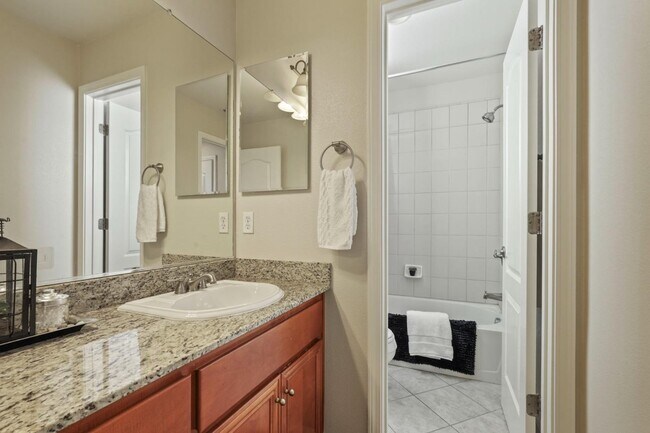 Building Photo - 356 S Paraiso Way