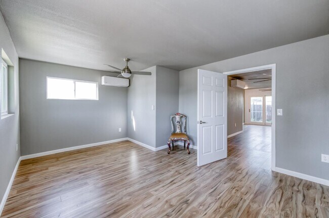 Building Photo - 12712 E McKinley Ave