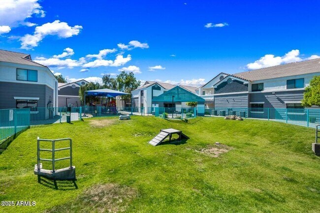 Building Photo - 3065 N 67th Ave