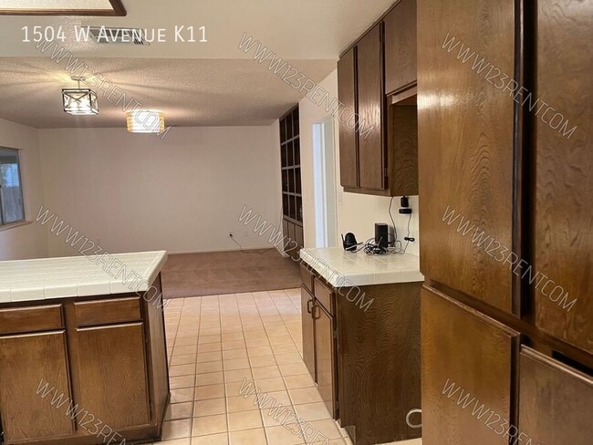 Building Photo - 1504 W Ave K11