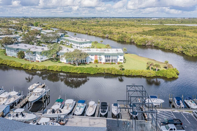 Building Photo - 2800 Indian River Blvd