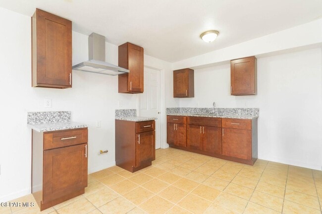 Building Photo - 8620 Campana Ct