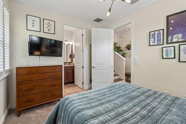 Building Photo - 426 S Lincoln Ave