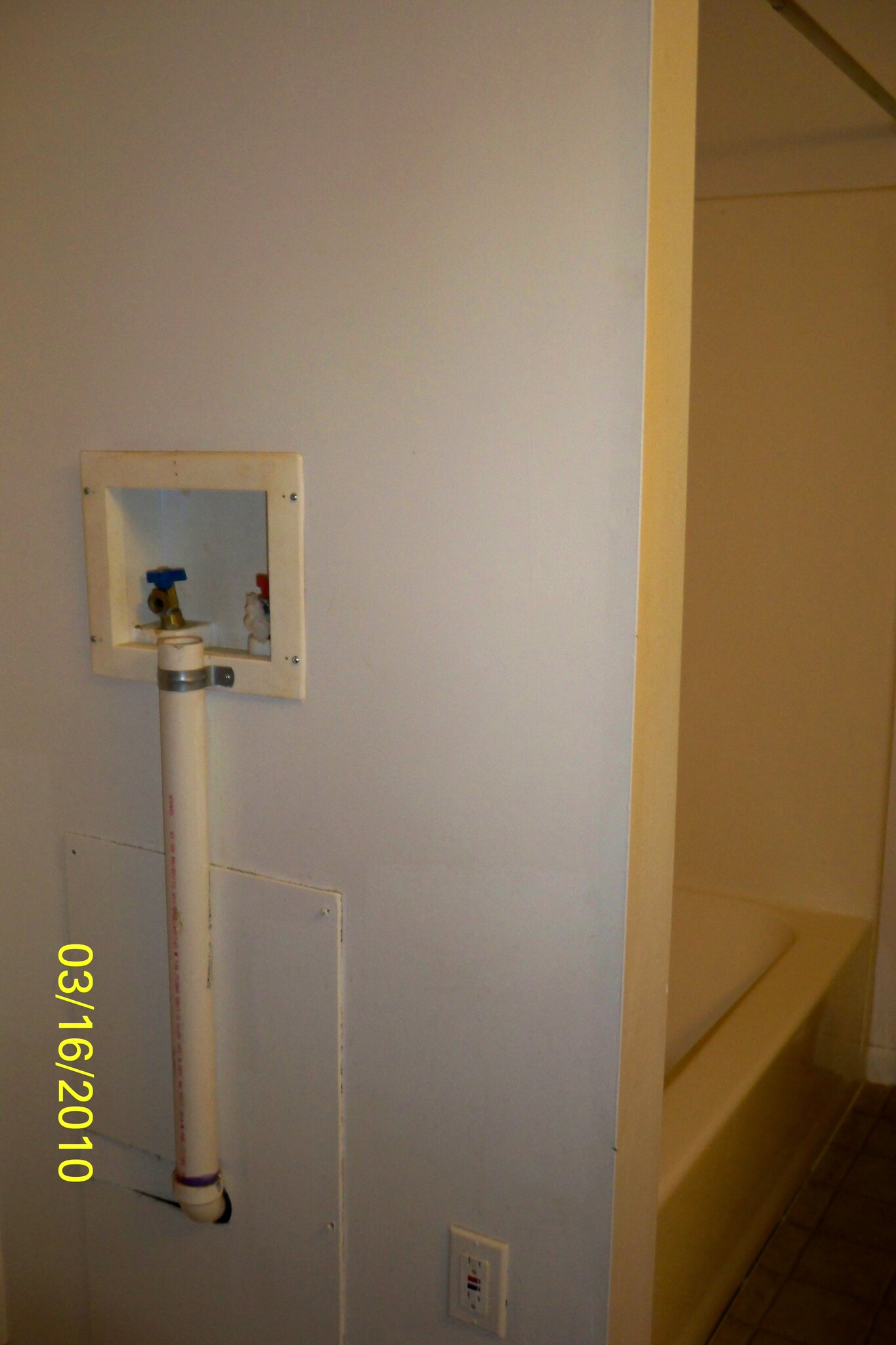 Building Photo - 3704 Tiffany Dr