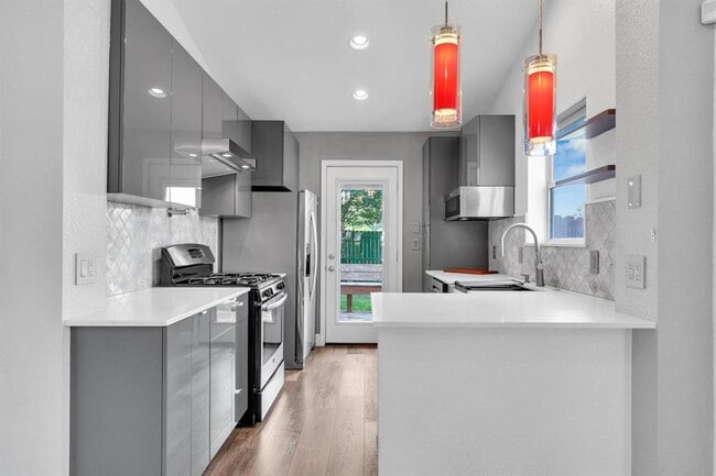 Building Photo - 112 Prairie Springs Loop