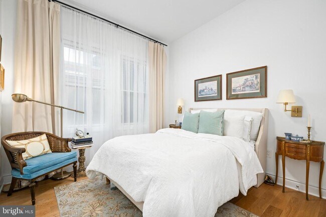 Building Photo - 317 3rd St SE