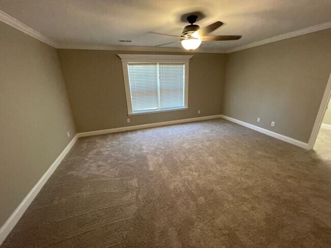 Building Photo - Maryville 37803 - 3 bedroom, 2 bath rancher - Call Ed Johnson (865) 924-5045