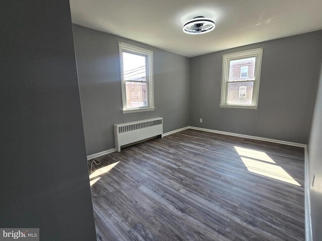 Building Photo - 934 Durard St