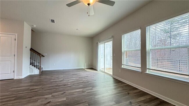 Building Photo - 128 Cedar Ln