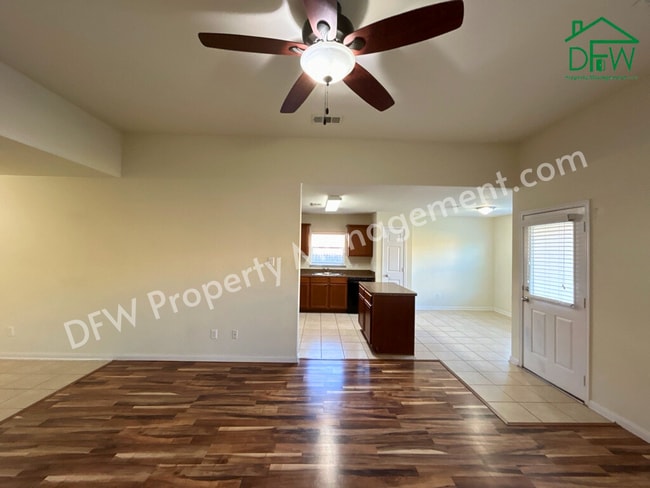 Building Photo - 10009 Iron Ridge Dr