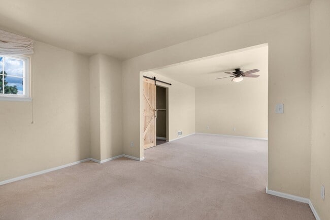 Building Photo - 2420 Regal View Ct
