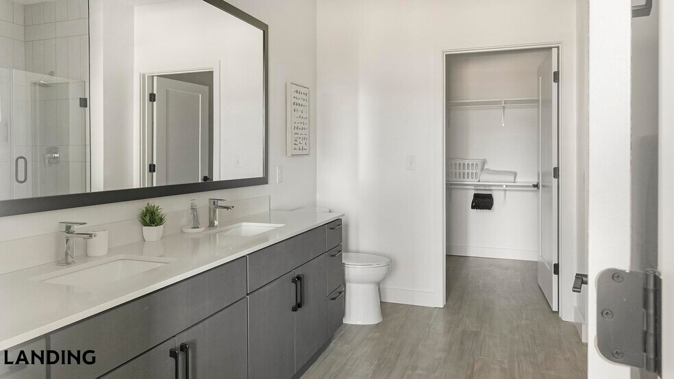 Building Photo - 1007 S Mint St