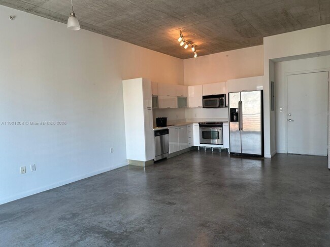 Building Photo - 133 NE 2nd Ave