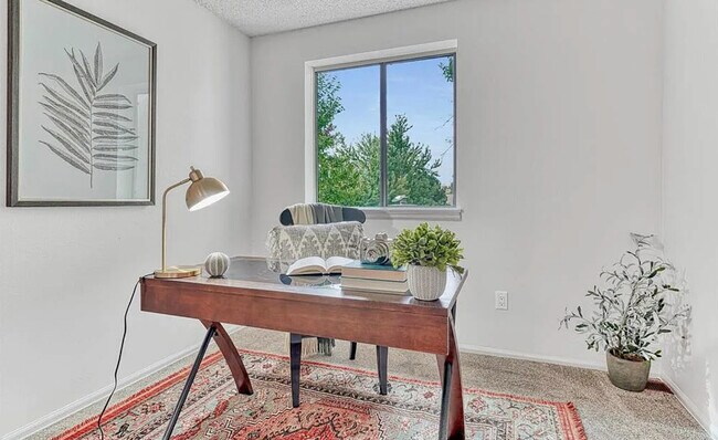 Building Photo - 4552 Castlepoint Dr