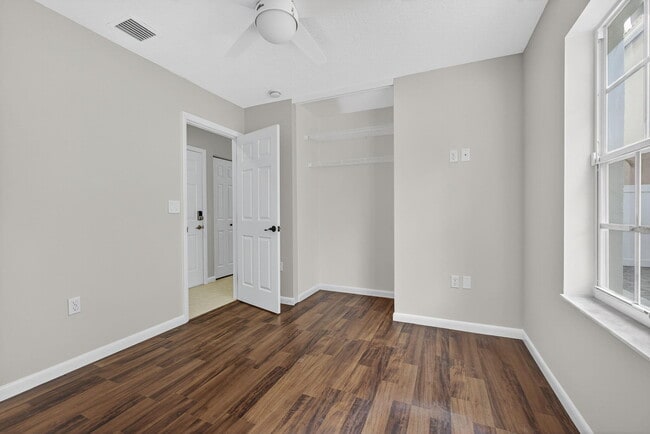 Building Photo - 1475 Running Oak Ln