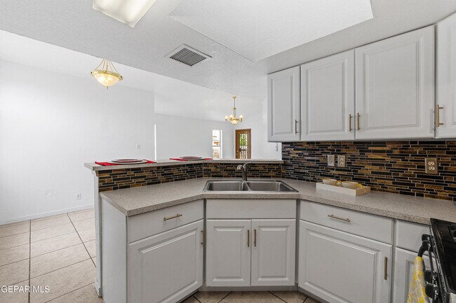 Building Photo - 12290 Tierra Bella Dr