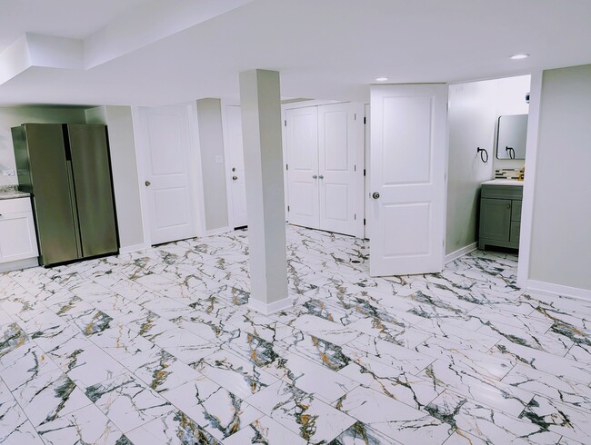 Building Photo - 41 W 14th Pl