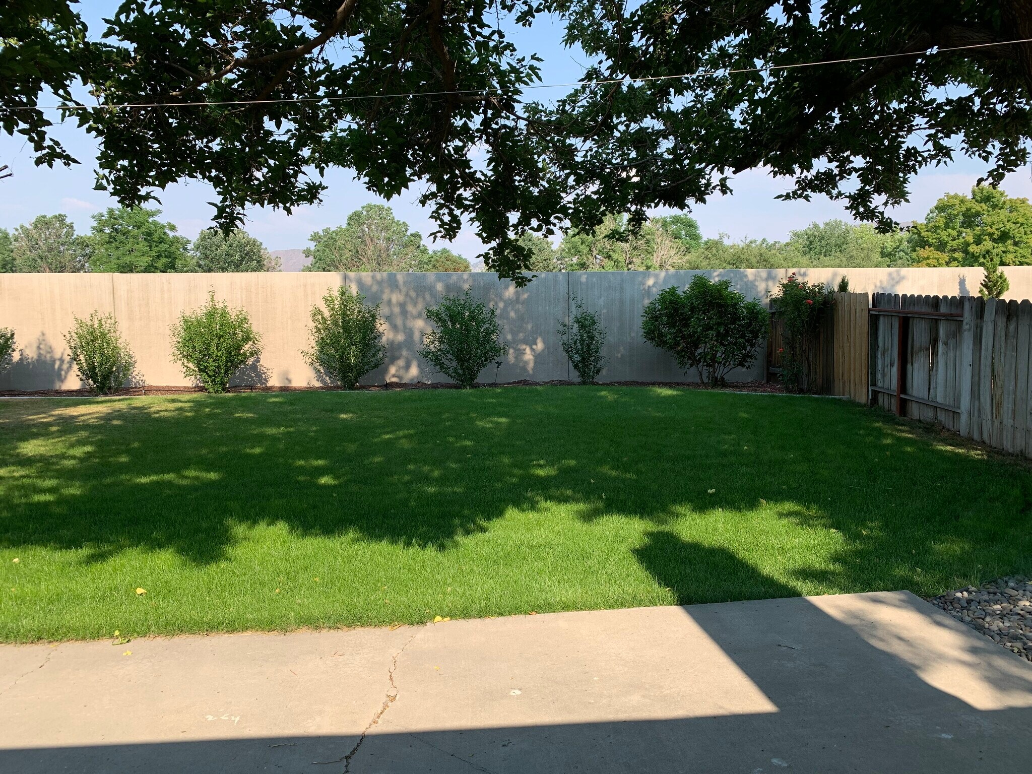 Building Photo - 2960 Chavez Dr