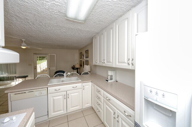 Building Photo - 5060 N Ocean Dr
