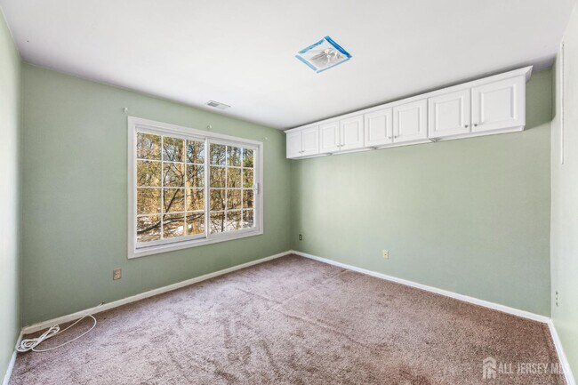 Building Photo - 1036 Waterford Dr