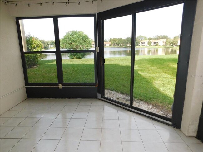 Building Photo - 331 Woodlake Wynde