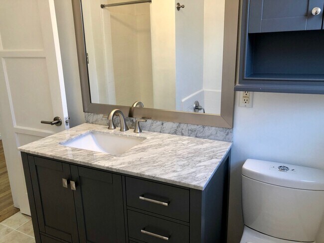 Building Photo - 1727 Franklin St