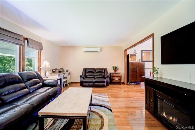 Building Photo - 480 Hulsetown Rd