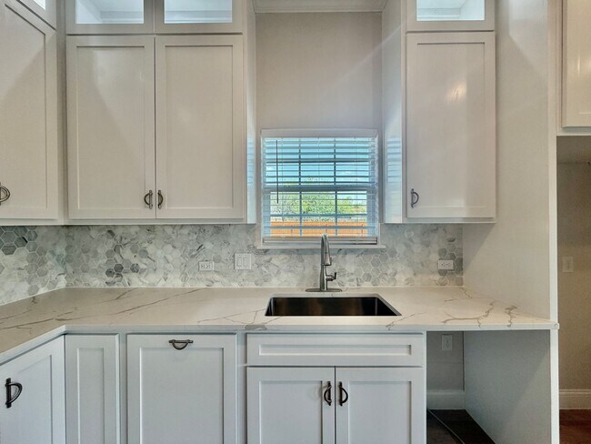 Building Photo - Brand New Showstopper!