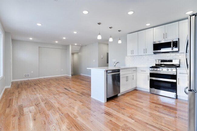 Building Photo - 1521 41st St