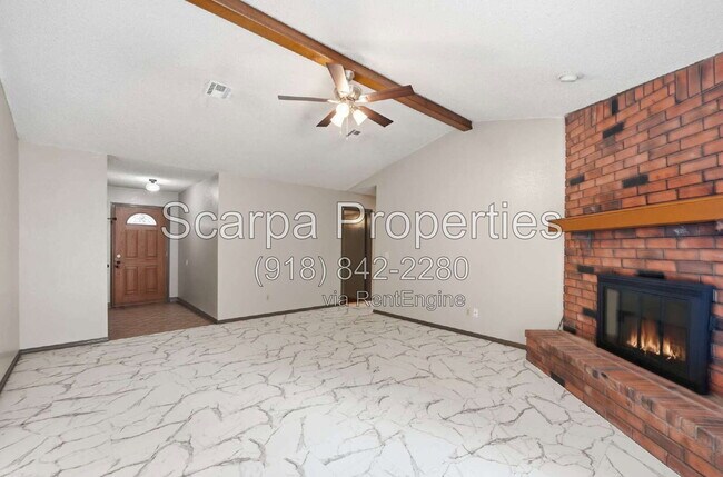 Building Photo - 1105 W Vicksburg Pl