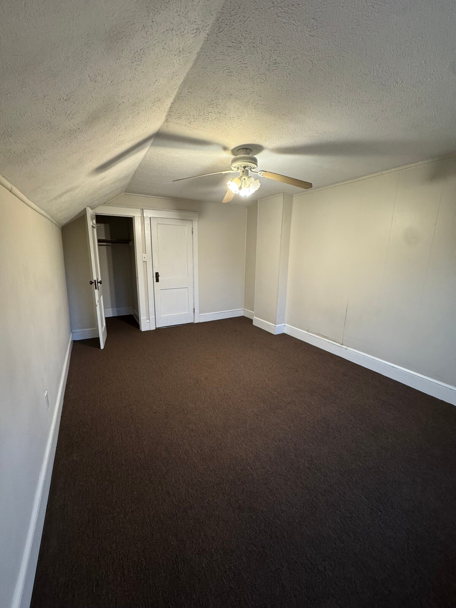 Building Photo - 1169 W Main St