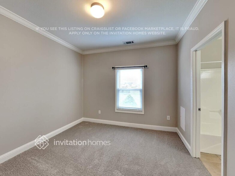 Building Photo - 915 Rome Pike