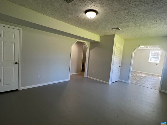 Building Photo - 1307 King St