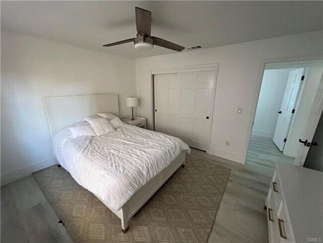 Building Photo - Stunning Lakefront Retreat in Gated Canyon...