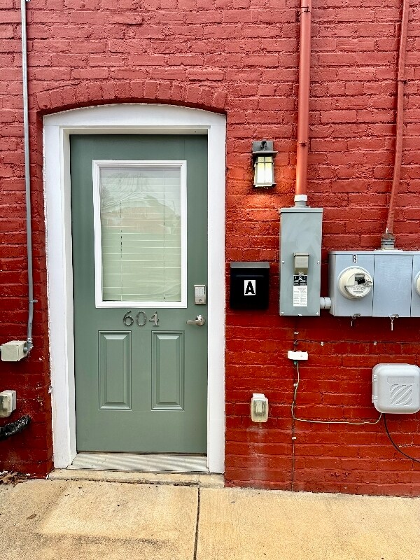Primary Photo - 604 St James St